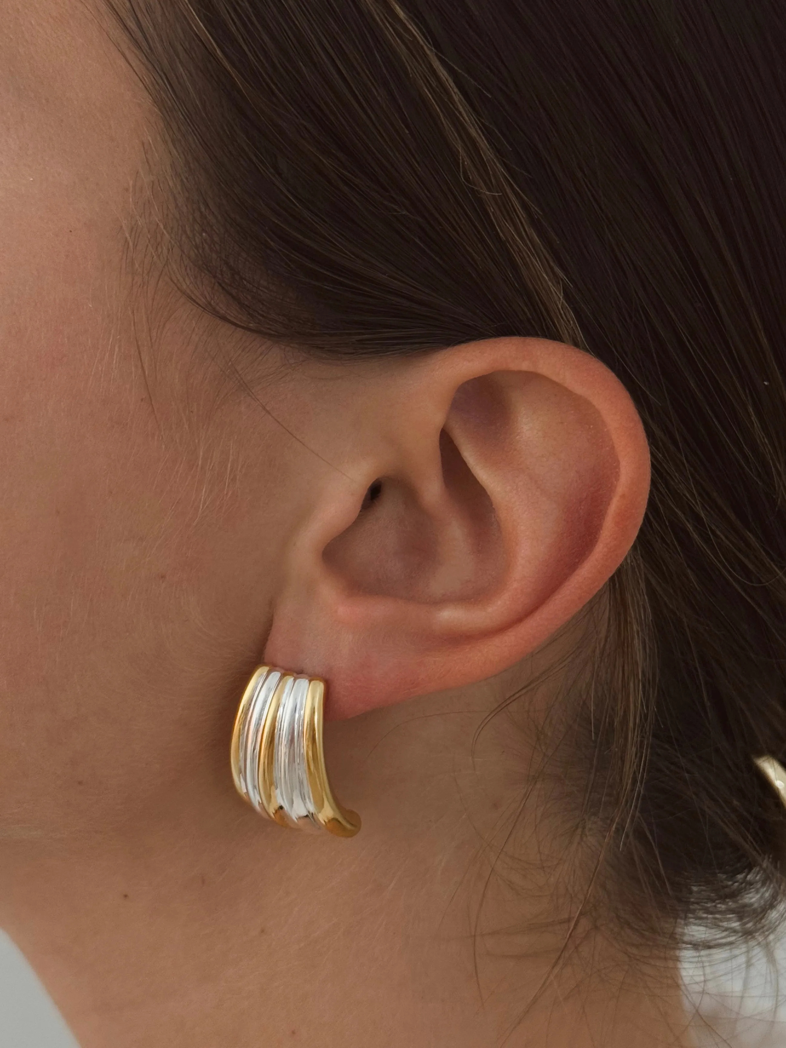 TWO TONED FAN STUDS